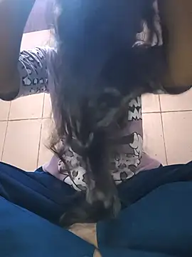 Snapshot of Aaradhna-hoy chatting on 10-04-25, 03:04 Aaradhna-hoy online show from 10-04-25, 03:04