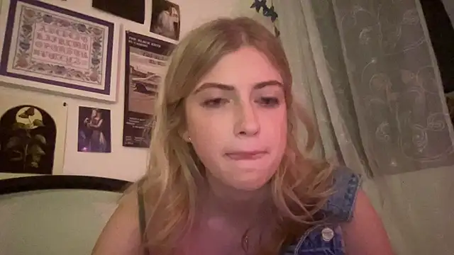 Snapshot of sinfulblonde1 chatting on 02-18-25, 02:16 sinfulblonde1 online show from 02-18-25, 02:16