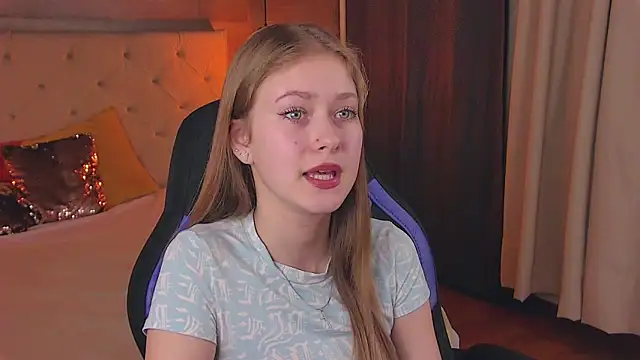 Snapshot of EveMundie chatting on 03-12-25, 03:40 EveMundie online show from 03-12-25, 03:40