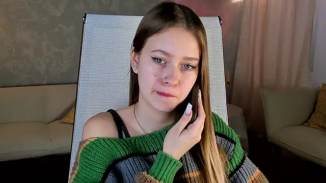 Snapshot of EveMundie chatting on 03-21-25, 01:23 EveMundie online show from 03-21-25, 01:23