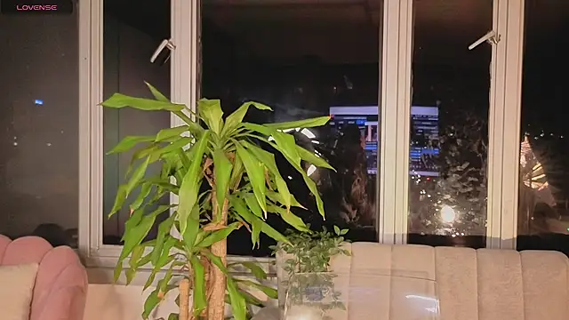 Ivanna West online show from 10-28-25, 10:08