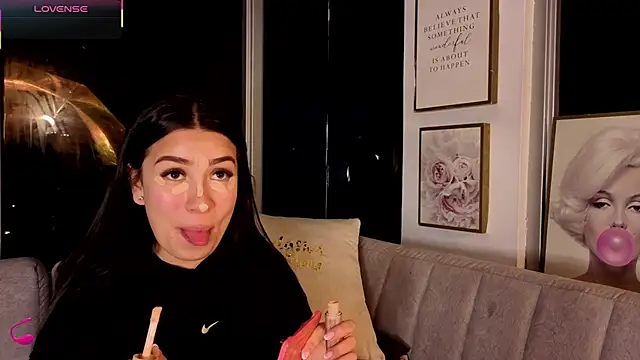 Ivanna West online show from 12-18-25, 10:10