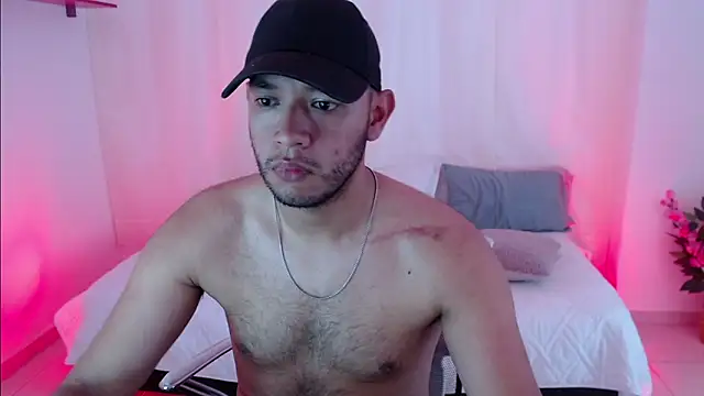 Snapshot of Double_R12 chatting on 03-17-25, 03:29 Double R12 online show from 03-17-25, 03:29