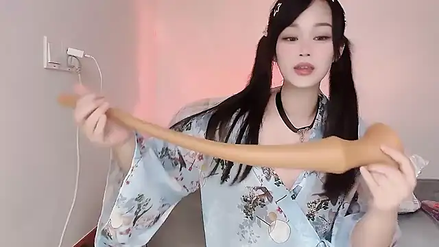 Snapshot of yueyue2003 chatting on 03-04-25, 05:24 yueyue2003 online show from 03-04-25, 05:24