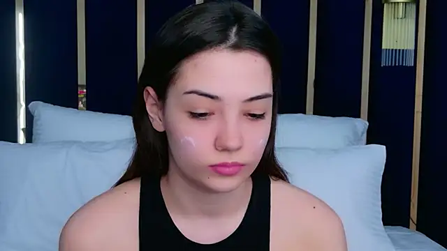 Alice Deleon online show from 12-18-25, 10:54