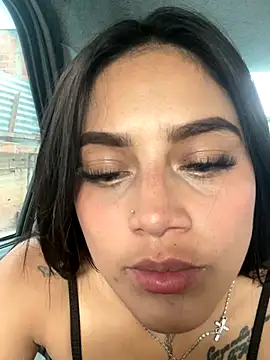 Snapshot of Emily_sharlot chatting on 10-11-25, 05:11 Emily sharlot online show from 10-11-25, 05:11