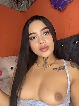 Snapshot of Emily_sharlot chatting on 11-24-25, 09:09 Emily sharlot online show from 11-24-25, 09:09