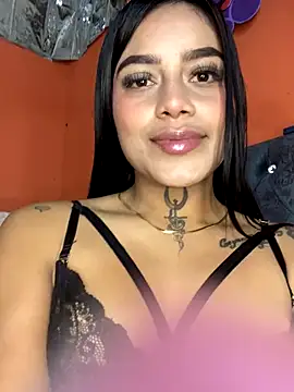 Snapshot of Emily_sharlot chatting on 11-26-25, 09:43 Emily sharlot online show from 11-26-25, 09:43