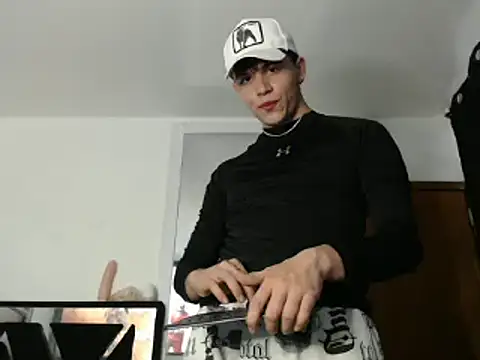 Snapshot of Smith_boy_25 chatting on 03-01-25, 09:15 Smith boy 25 online show from 03-01-25, 09:15