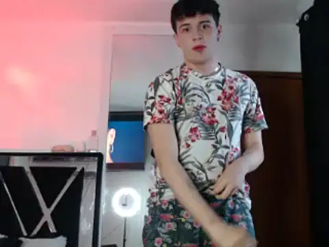 Snapshot of Smith_boy_25 chatting on 03-04-25, 10:05 Smith boy 25 online show from 03-04-25, 10:05