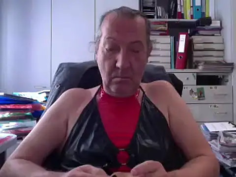 Snapshot of HMStraps01 chatting on 09-22-25, 08:49 HMStraps01 online show from 09-22-25, 08:49