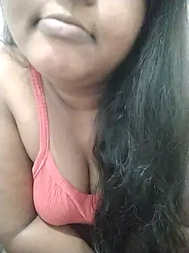 Snapshot of SLbeaty chatting on 09-18-25, 02:35 SLbeaty online show from 09-18-25, 02:35