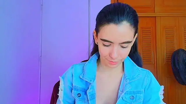 Peach Rose  online show from 03-11-25, 12:22