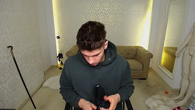 Snapshot of MaxKaiden chatting on 11-11-25, 06:02 MaxKaiden online show from 11-11-25, 06:02