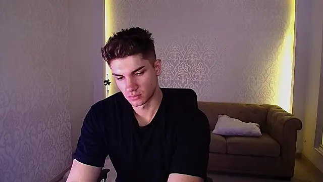 Snapshot of MaxKaiden chatting on 11-24-25, 06:02 MaxKaiden online show from 11-24-25, 06:02