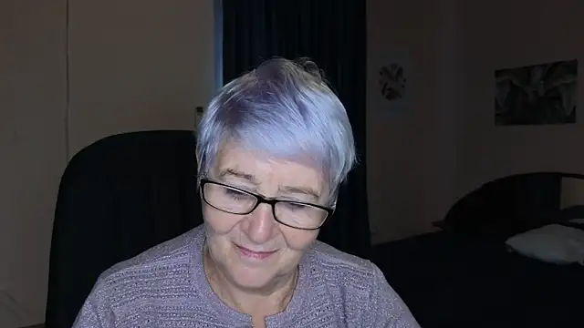 Sandra Snowflake online show from 09-23-25, 04:26