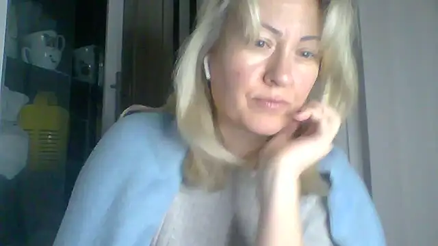 Snapshot of Mary888x chatting on 02-19-25, 07:16 Mary888x online show from 02-19-25, 07:16