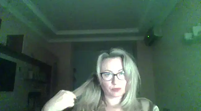 Snapshot of Mary888x chatting on 02-28-25, 04:20 Mary888x online show from 02-28-25, 04:20