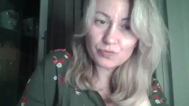 Snapshot of Mary888x chatting on 03-05-25, 07:49 Mary888x online show from 03-05-25, 07:49