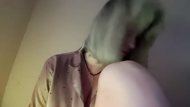 Snapshot of Mary888x chatting on 09-18-25, 03:36 Mary888x online show from 09-18-25, 03:36