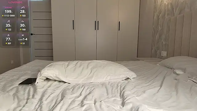 Snapshot of minamoons chatting on 03-22-25, 02:05 minamoons online show from 03-22-25, 02:05