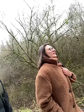 Snapshot of AvaFlowers6 chatting on 12-16-25, 08:41 AvaFlowers6 online show from 12-16-25, 08:41