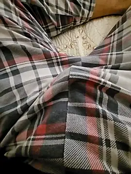 Snapshot of skiciyunis chatting on 03-18-25, 01:20 skiciyunis online show from 03-18-25, 01:20