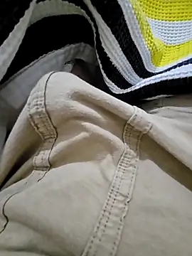 Snapshot of skiciyunis chatting on 09-15-25, 07:14 skiciyunis online show from 09-15-25, 07:14