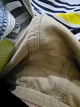 Snapshot of skiciyunis chatting on 09-16-25, 07:48 skiciyunis online show from 09-16-25, 07:48