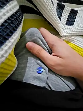 Snapshot of skiciyunis chatting on 09-18-25, 07:05 skiciyunis online show from 09-18-25, 07:05