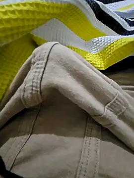 Snapshot of skiciyunis chatting on 09-24-25, 09:07 skiciyunis online show from 09-24-25, 09:07