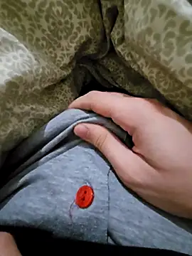 Snapshot of skiciyunis chatting on 10-08-25, 08:06 skiciyunis online show from 10-08-25, 08:06