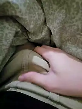 Snapshot of skiciyunis chatting on 10-15-25, 09:04 skiciyunis online show from 10-15-25, 09:04