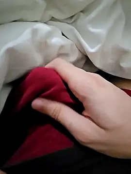 Snapshot of skiciyunis chatting on 10-20-25, 09:59 skiciyunis online show from 10-20-25, 09:59