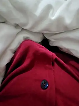 Snapshot of skiciyunis chatting on 10-22-25, 09:14 skiciyunis online show from 10-22-25, 09:14