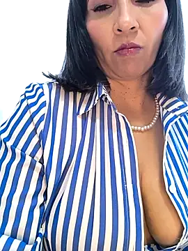 Mrsvictoriaaa online show from 01-18-26, 07:50