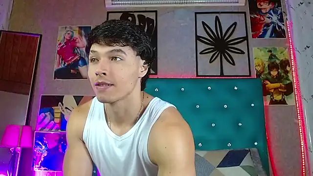 Snapshot of LiamAndrewzz chatting on 06-07-26, 07:23 LiamAndrewzz online show from 06-07-26, 07:23