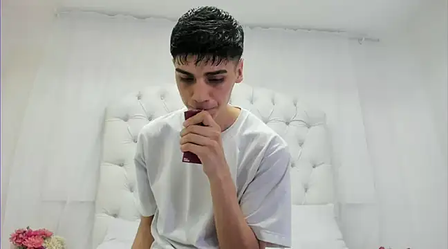 Snapshot of frank_jhonsson chatting on 02-27-25, 07:04 frank jhonsson online show from 02-27-25, 07:04