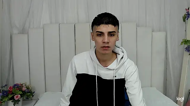 Snapshot of frank_jhonsson chatting on 10-11-25, 12:04 frank jhonsson online show from 10-11-25, 12:04