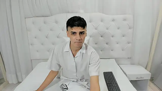 Snapshot of frank_jhonsson chatting on 11-28-25, 04:53 frank jhonsson online show from 11-28-25, 04:53