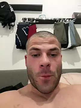 Snapshot of pesyelisa chatting on 03-08-25, 03:02 pesyelisa online show from 03-08-25, 03:02