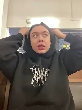 AlishaPrettyBlade online show from 02-17-25, 06:20