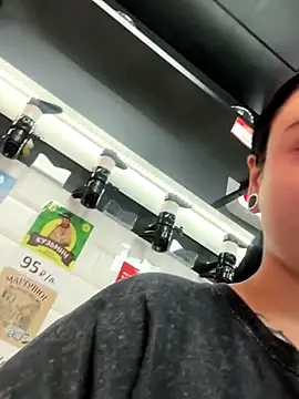 AlishaPrettyBlade online show from 10-07-25, 10:45