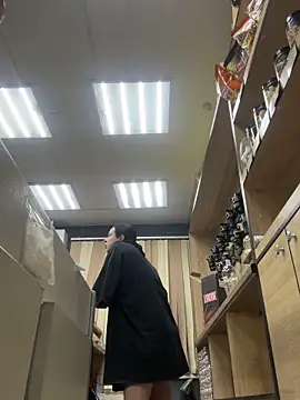 AlishaPrettyBlade online show from 12-18-25, 11:05