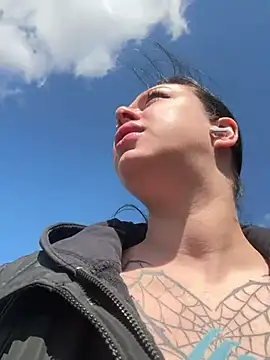 AlishaPrettyBlade online show from 05-11-26, 03:34