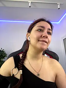 Snapshot of AshleySkott_ chatting on 09-19-25, 08:05 AshleySkott online show from 09-19-25, 08:05