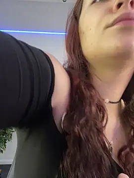 Snapshot of AshleySkott_ chatting on 10-25-25, 08:33 AshleySkott online show from 10-25-25, 08:33