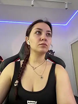 Snapshot of AshleySkott_ chatting on 10-28-25, 08:29 AshleySkott online show from 10-28-25, 08:29