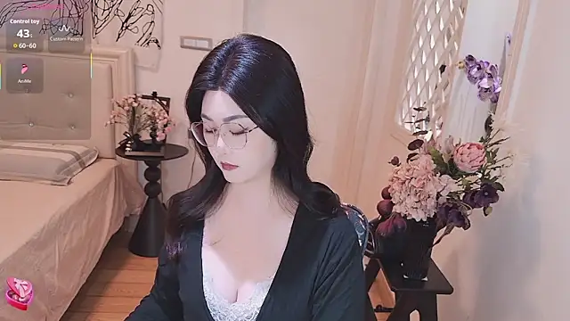 Tingdie online show from 10-20-25, 04:29