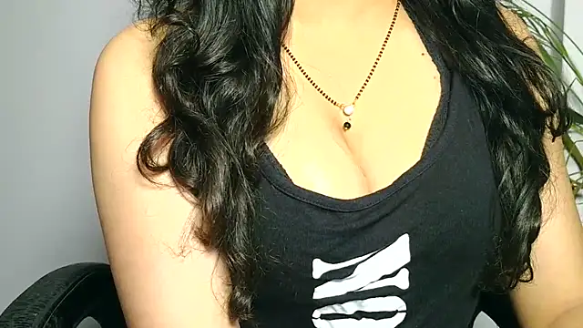 Snapshot of its_siya chatting on 11-18-25, 03:05 its siya online show from 11-18-25, 03:05